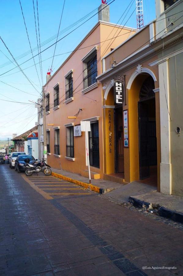 Hotel Del Pasaje Morales Comitan de Dominguez Bagian luar foto